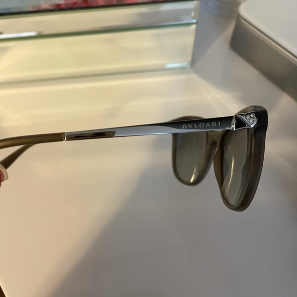 BULGARI Gray Matte Sunglasses - Picture 4 of 4